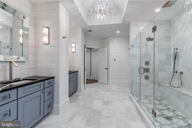 Building Photo - 7002 River Oaks Dr