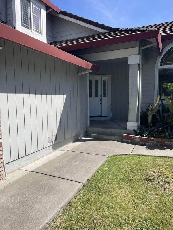 Building Photo - 7309 Roxanne Ln