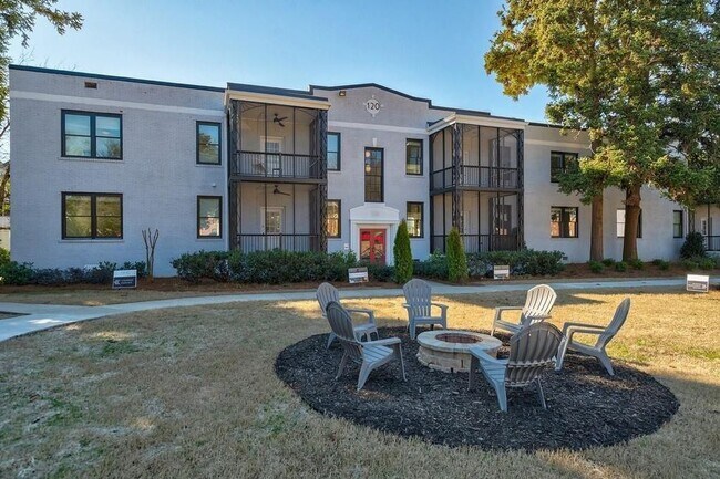 Building Photo - 120 Peachtree Memorial Dr NW