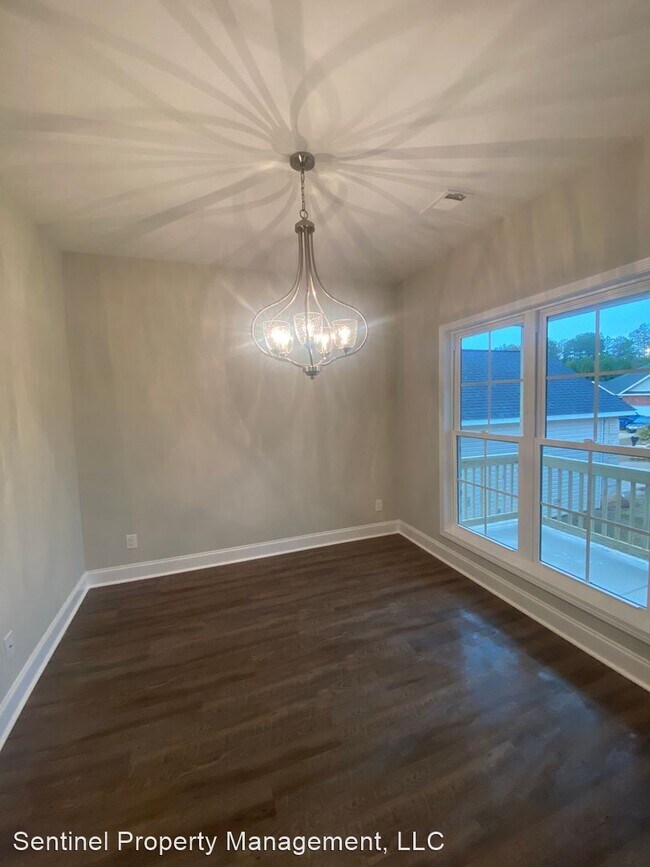 Building Photo - 3 br, 2 bath House - 211 Lasso Drive