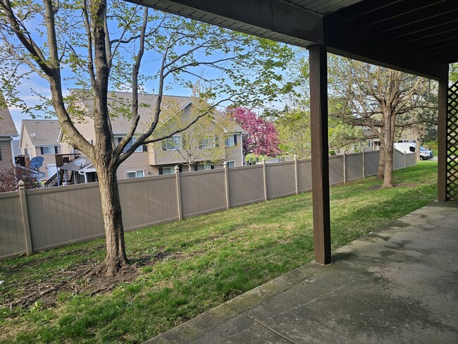 Building Photo - 311 Village Creek Dr