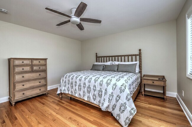 Building Photo - 193 Bayfield Ln