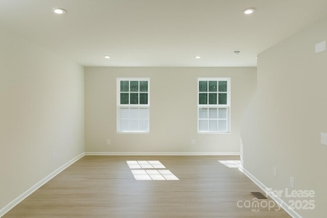 Building Photo - 8025 District Dr