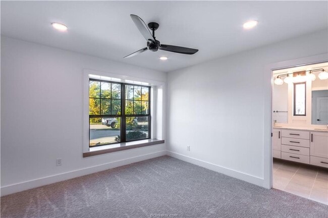 Building Photo - Historic District Gem! 4/3.5 Home Less tha...