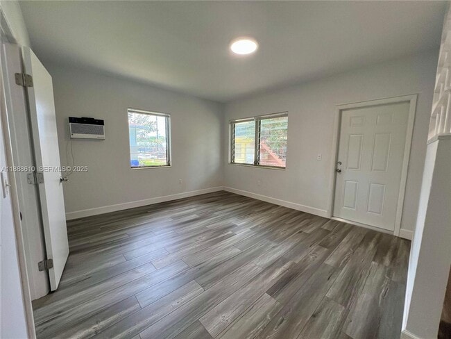 Building Photo - 962 NW 6th St