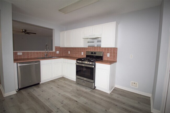 Building Photo - 29523 Legends Stone Dr