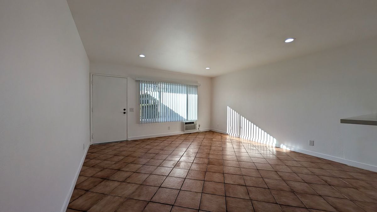 Building Photo - 1422 Peckham St