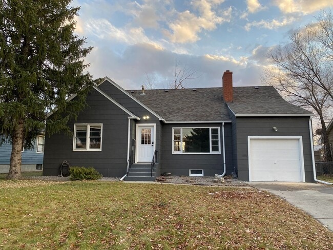 Building Photo - 5 Bedroom, 3 Bathroom House Near Pioneer P...