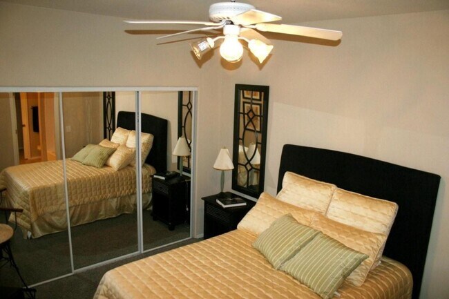 Building Photo - Premium Luxury 2 Bed 2 Bath Condo ++Pool/Spa ++Fitness