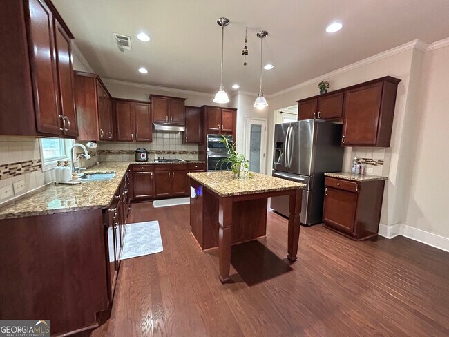 Building Photo - 1240 Apple Blossom Dr