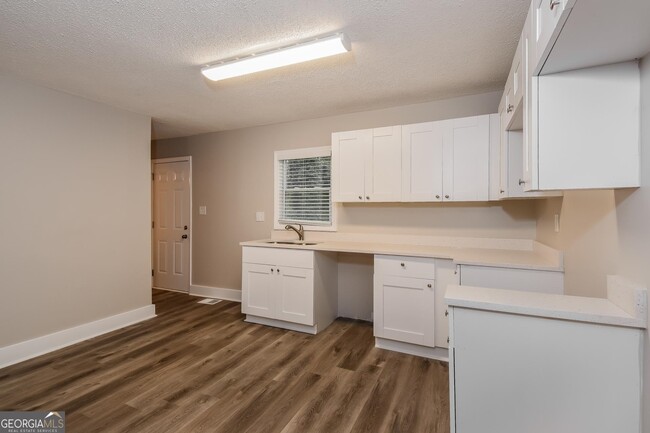 Building Photo - 3687 Saturn Dr NW