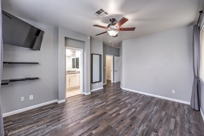 Building Photo - 9758 Vista Crest Ave