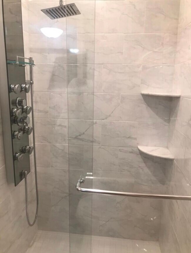 Building Photo - 2836 Summerfield Rd