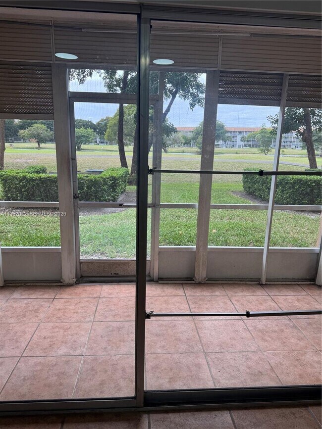 Building Photo - 100 SW 130th Terrace