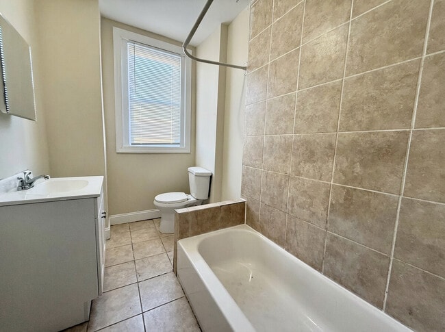 Building Photo - 5635 Hadfield St