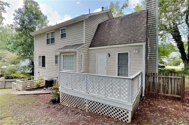 Building Photo - 2358 Marneil Dr NE
