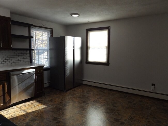 Building Photo - 28 Greenwich St