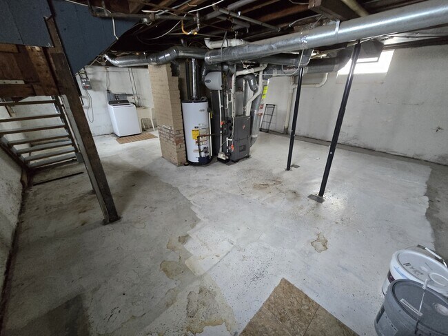 Building Photo - 232 Nichols Ave