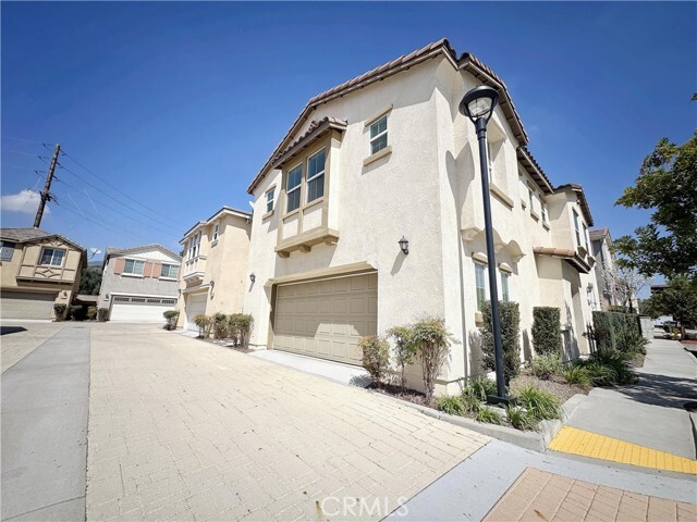 Building Photo - 681 Huron Pl