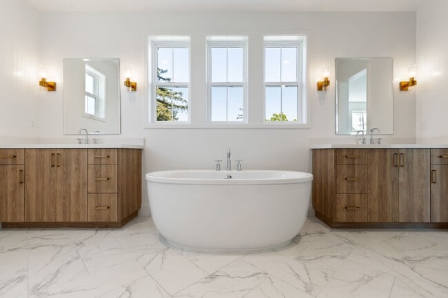 Building Photo - Amazing San Carlos Home