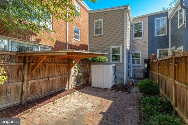 Building Photo - 225 S Payne St