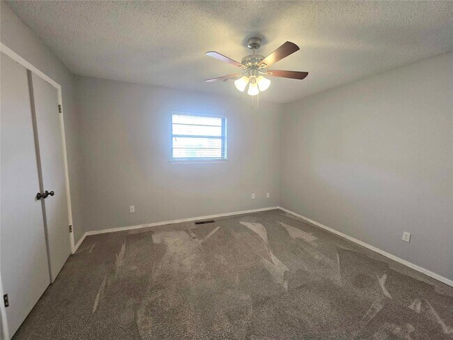Building Photo - 4009 Cherry Hill Ln