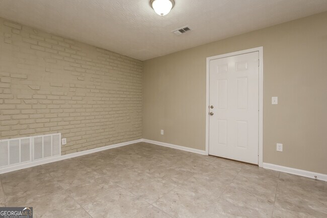 Building Photo - 41 Libby Ln