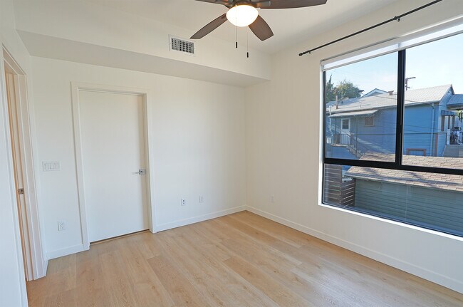 Building Photo - 3282 N Canary Way