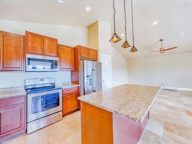 Building Photo - 5 br, 3 bath House - 112 Ridge Harbor Dr