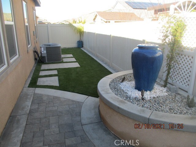 Building Photo - 34578 Running Canyon Dr