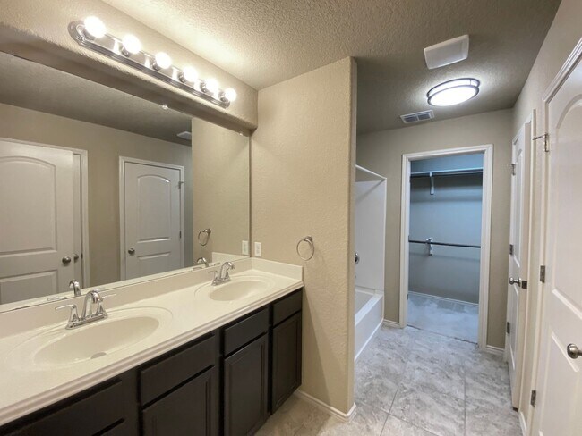 Building Photo - 7223 Summer Way