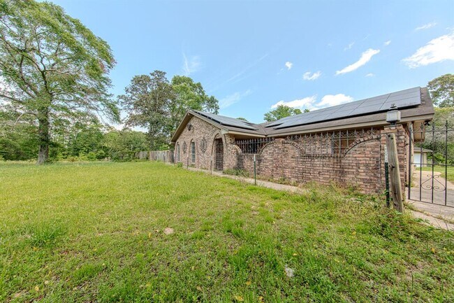 Building Photo - 31868 FM 1485 Rd