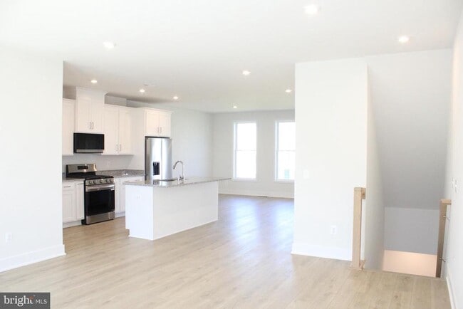 Building Photo - 139 Heyford Dr