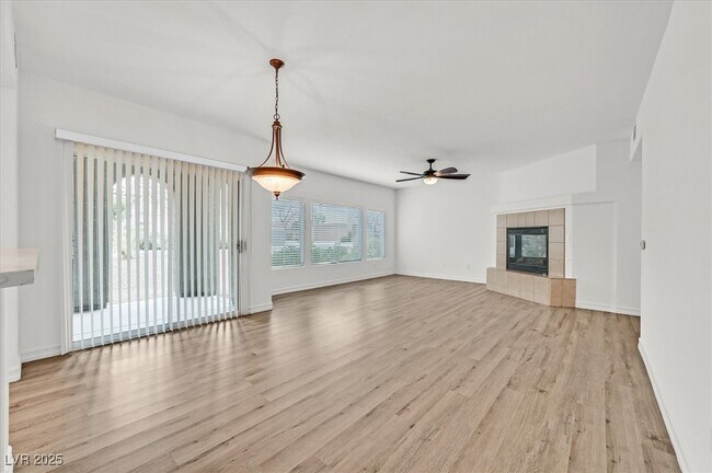 Building Photo - 825 Canterra St