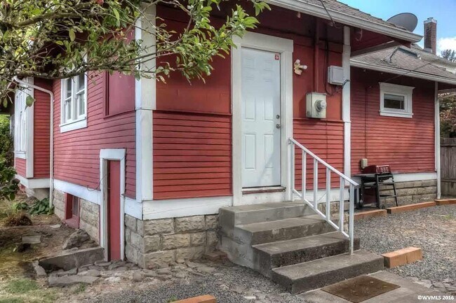 Building Photo - 342 NW 29th St