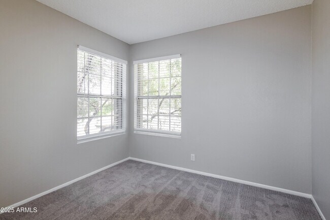 Building Photo - 6331 W Townley Ave