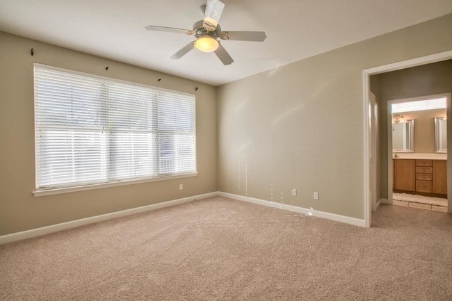 Building Photo - 2106 Merrifield Ln