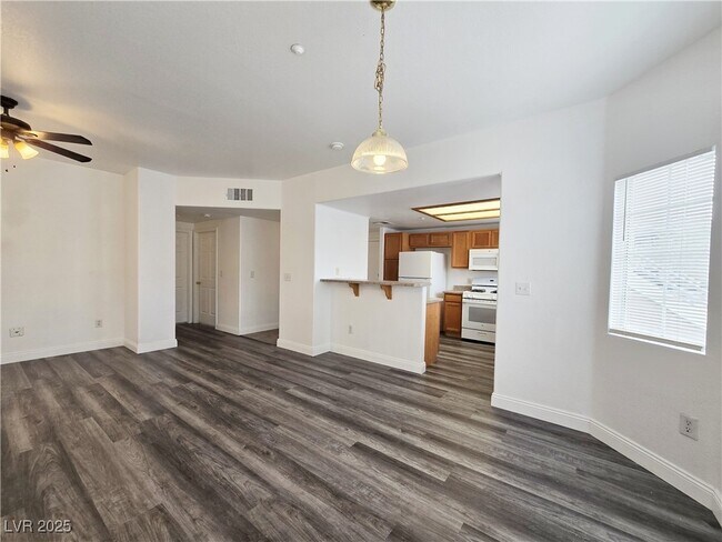 Building Photo - 833 Aspen Peak Loop