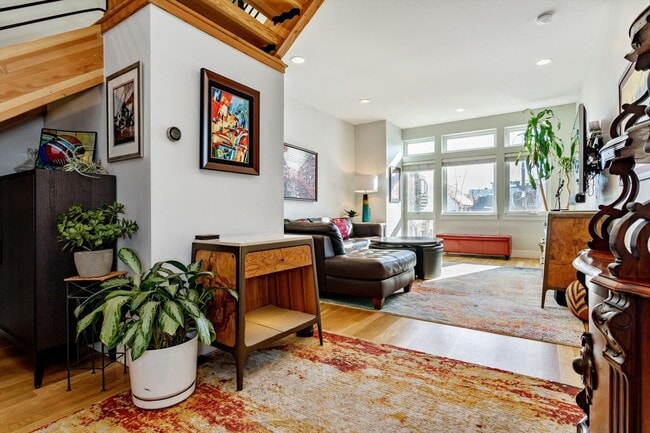 Building Photo - 4-Story Furnished 2BD, 2.5BA LoHi Townhome with Rooftop Deck