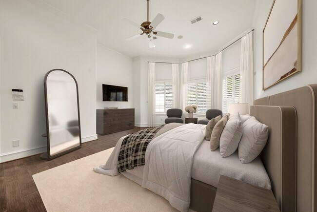 Building Photo - 15 Player Green Pl