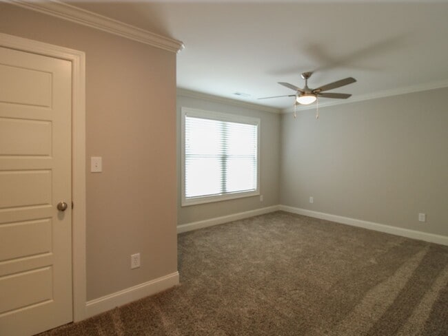 Building Photo - Fabulous Home in Canebrake