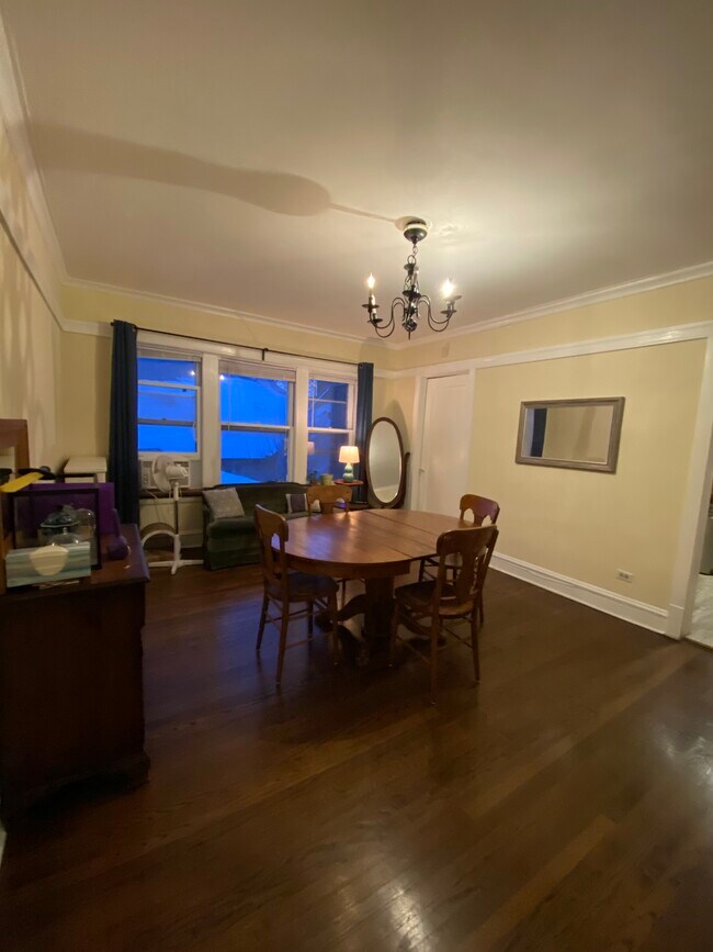 Building Photo - 6356 N Paulina St