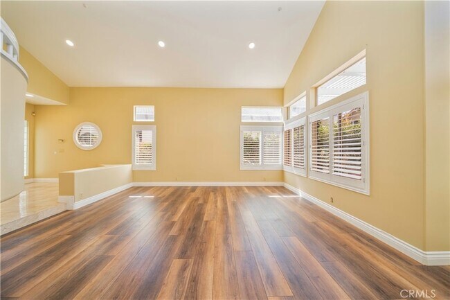 Building Photo - 9531 Montanza Way