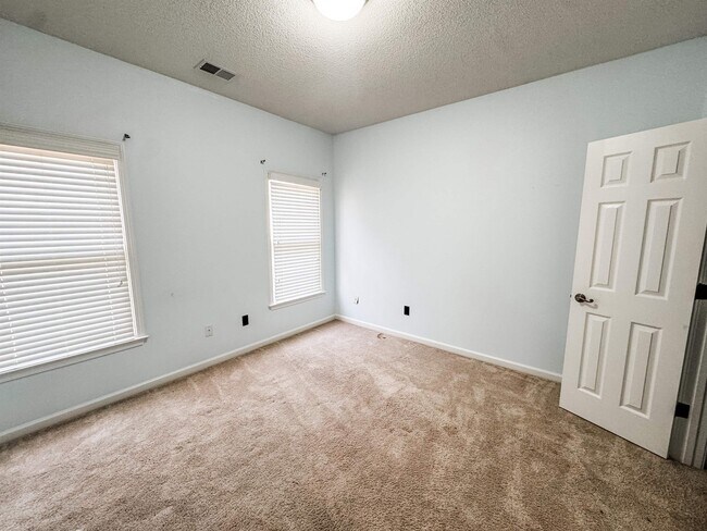 Building Photo - 10521 Red Stone Dr