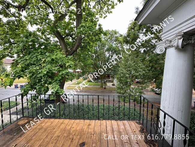 Building Photo - Renovated Two Bedroom in Heritage Hill