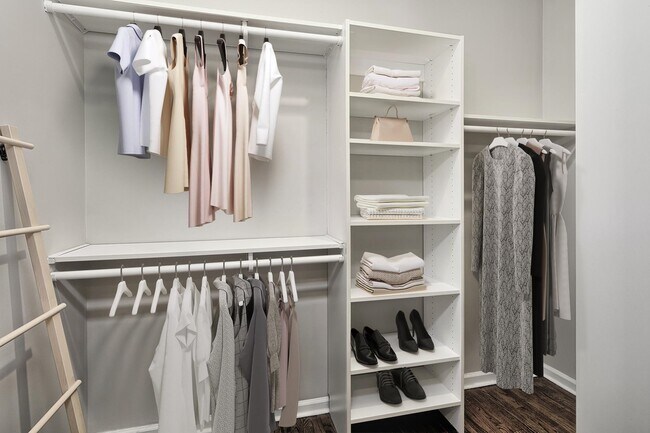 Building Photo - 276 Roslyn Ct