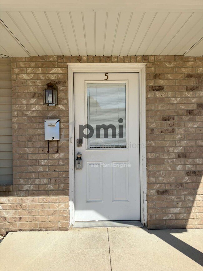 Building Photo - 1308 Arthur Ave