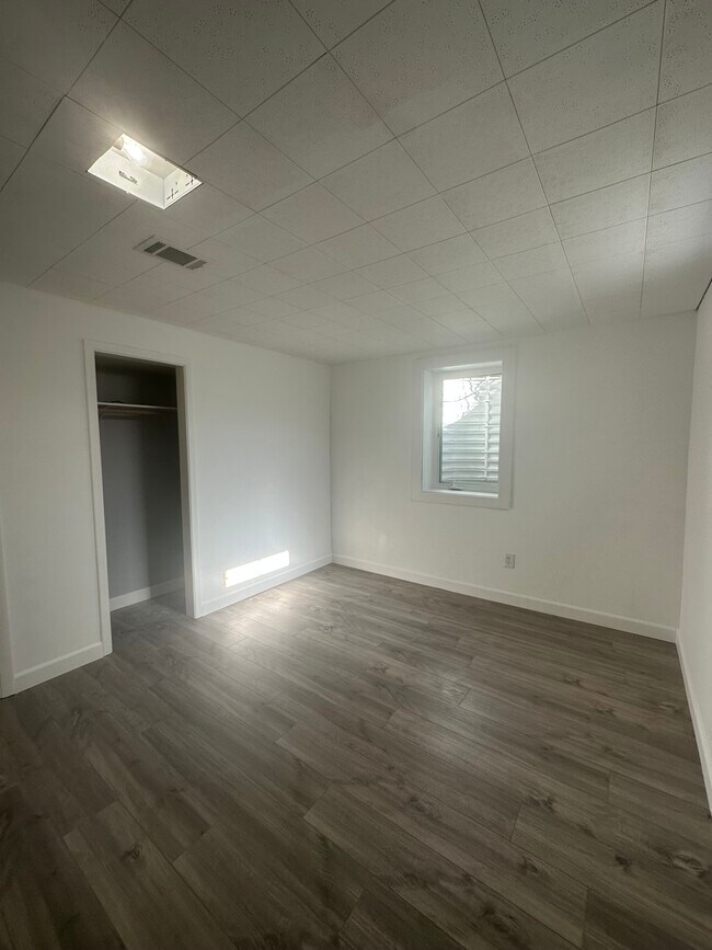 Building Photo - 10944 Larry Dr