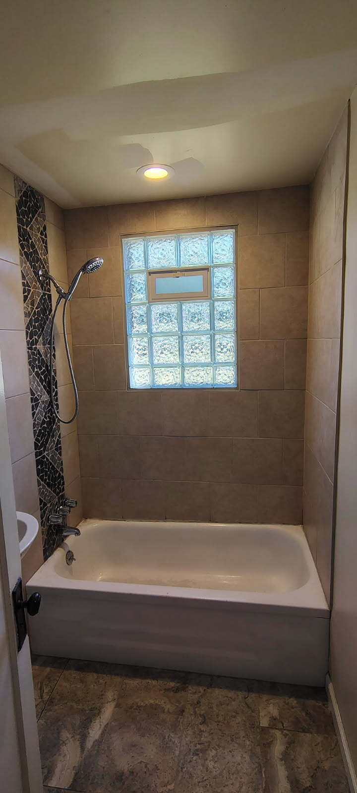 Bathroom - 2848 Melrose Ave