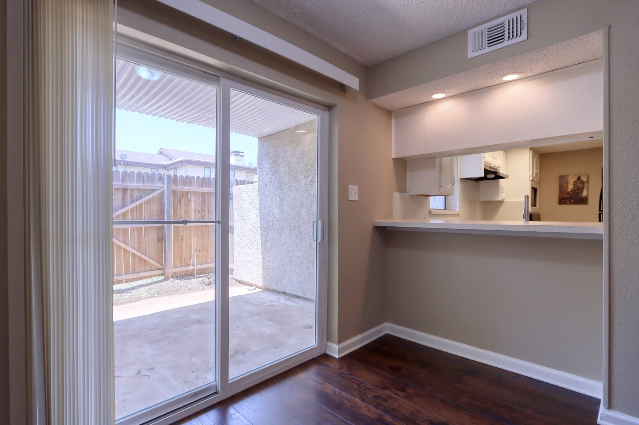 Building Photo - 711 Harbour Town Dr